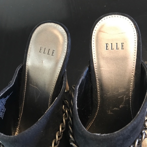 Shoe - Picture 3 of 4